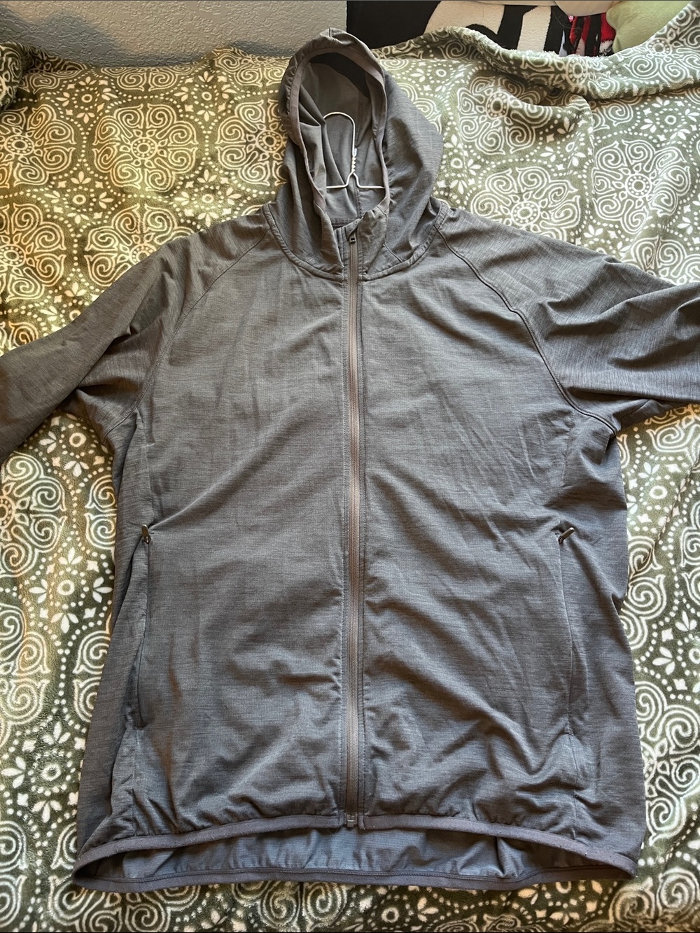 Uniqlo Men's Hooded Lightweight Zip Jacket in Gray